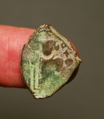 IS56-49 Early Islamic, time of Rashudin, Arab-Byzantine AE fals, c.647-660’sAD