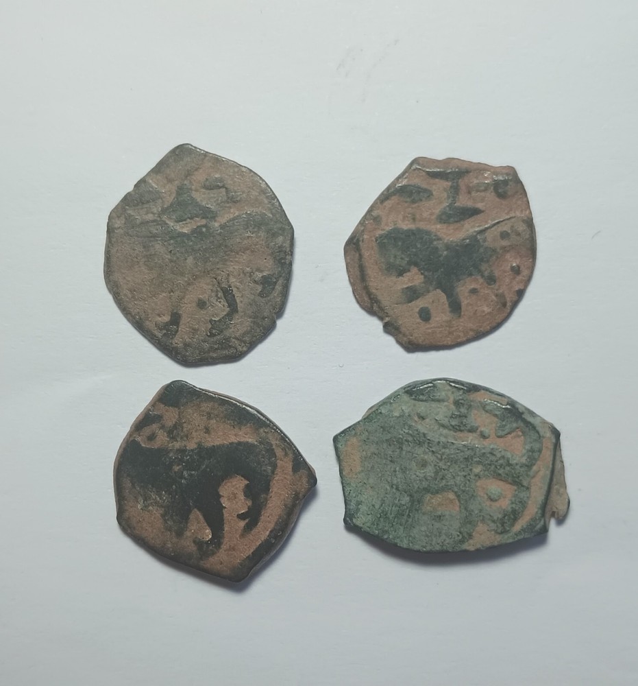 1 (ONE) Random – Islamic Mamluk – Barquq 1390-1399 AD, AE Fals Lion Chalice Type