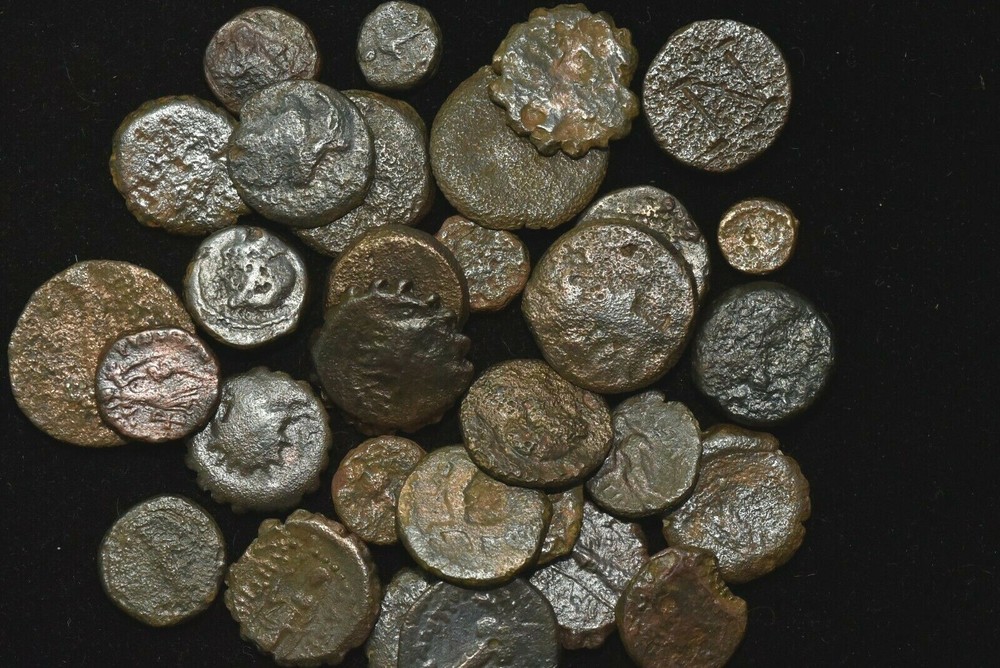 LOT OF ANCIENT GREEK COINS – BRONZE – G/VG CONDITION – ONE COIN PER LOT