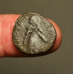 IS35-49 UMAYYAD “Standing Caliph”, c.690’s AD, time of Abd al-Malik